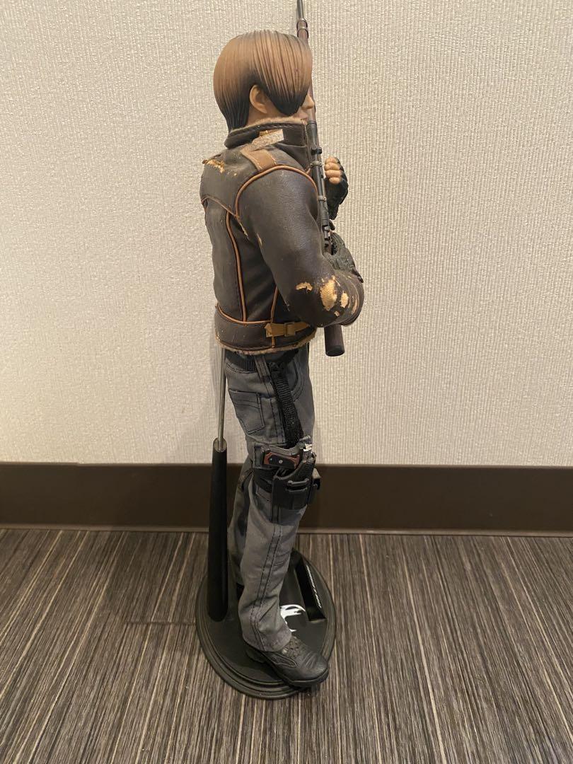バイオハザード4 1/6スケールフィギュア　レオン　ホットトイズ