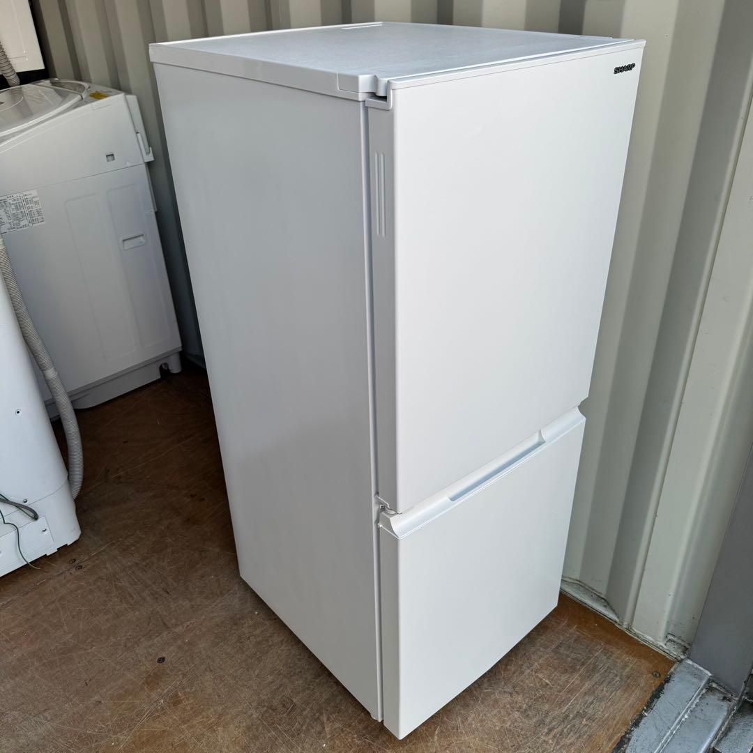 C7901★2024年製美品★シャープ　冷蔵庫　右.左開き　霜取り　一人暮らし