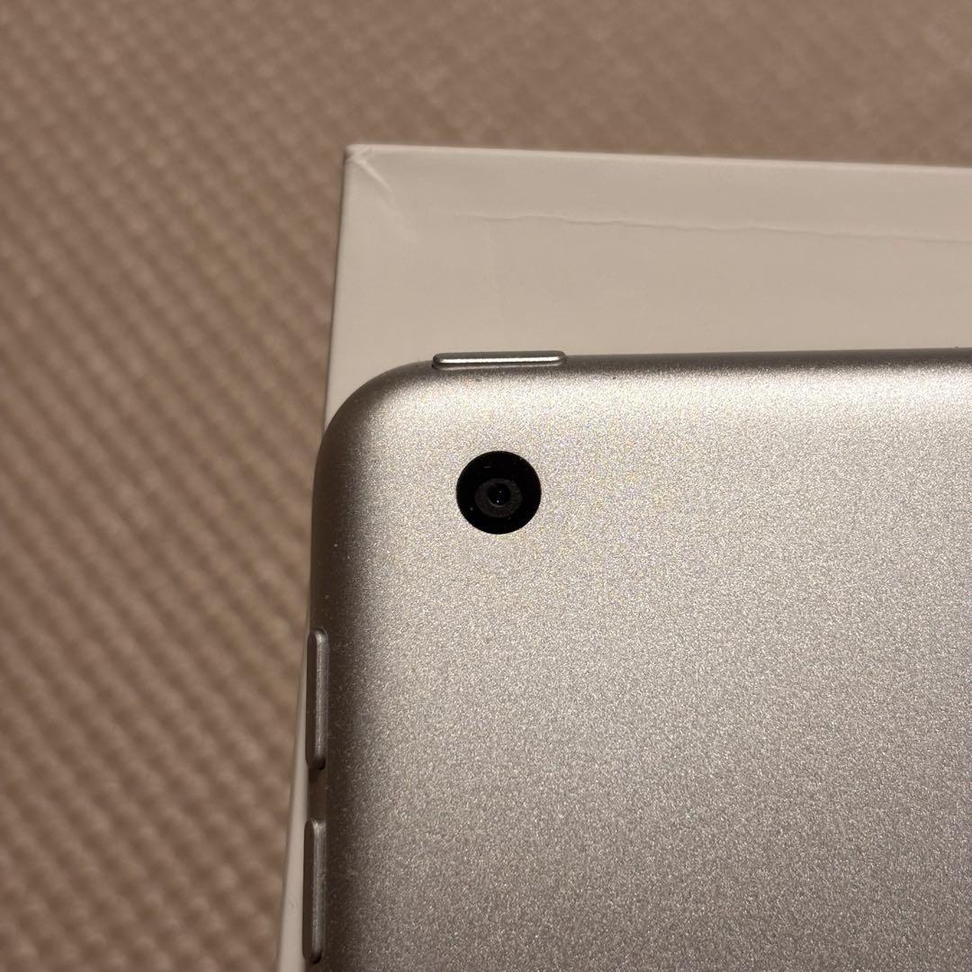 【美品】Apple iPad 第9世代 シルバー 64GB Wi-Fiモデル