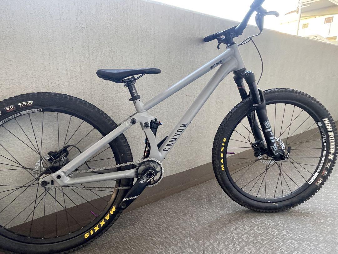 CANYON Stitched 720 ダートジャンプ