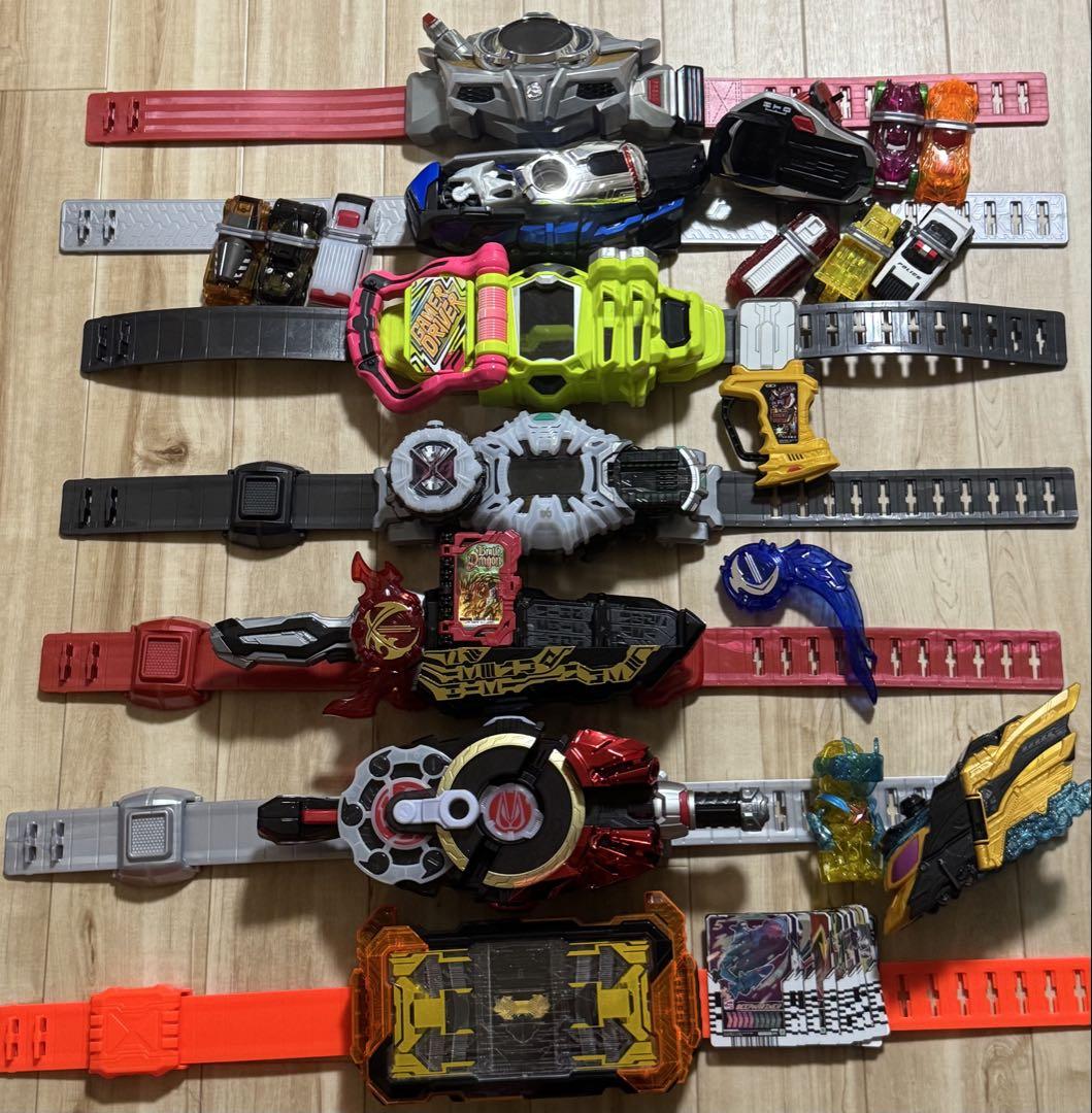 仮面ライダー　シリーズ　歴代　DX変身ベルト　セット　大量　ギーツ　ガッチャード
