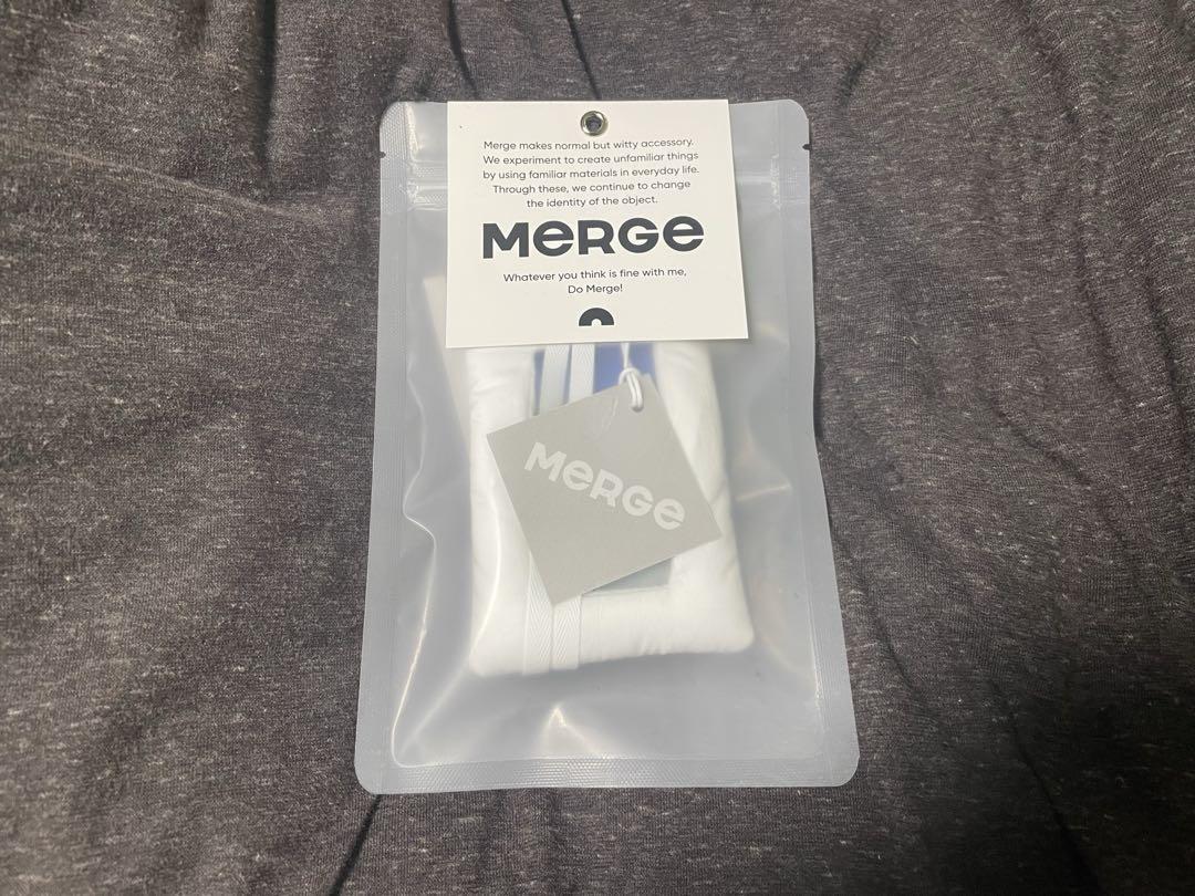 MERGE Moment Keyring トレカケース