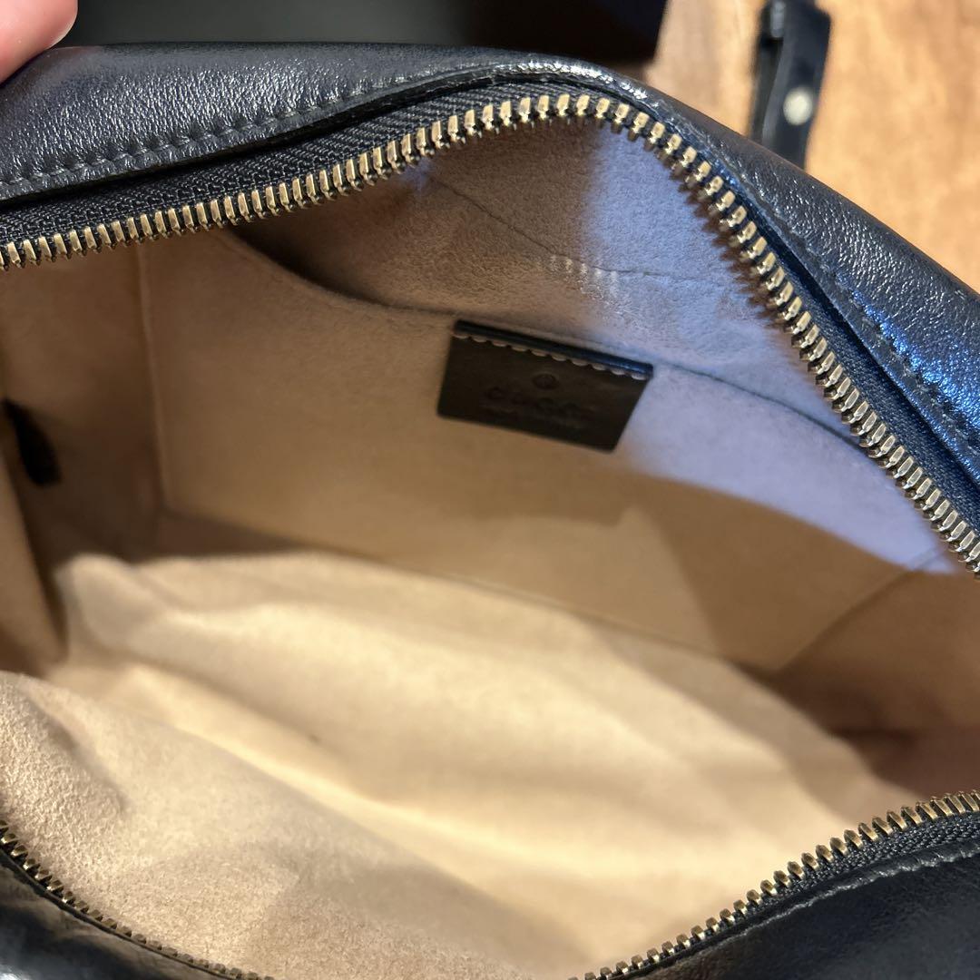GUCCI ショルダーバッグ 黒 レザー