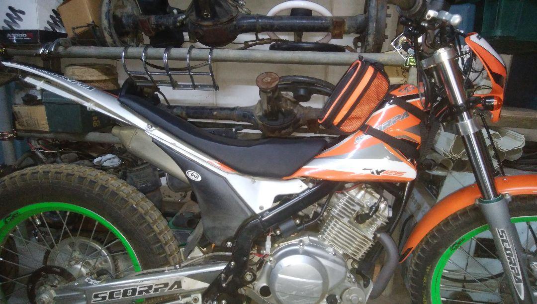 トライアルバイク　スコルパTY125　4T