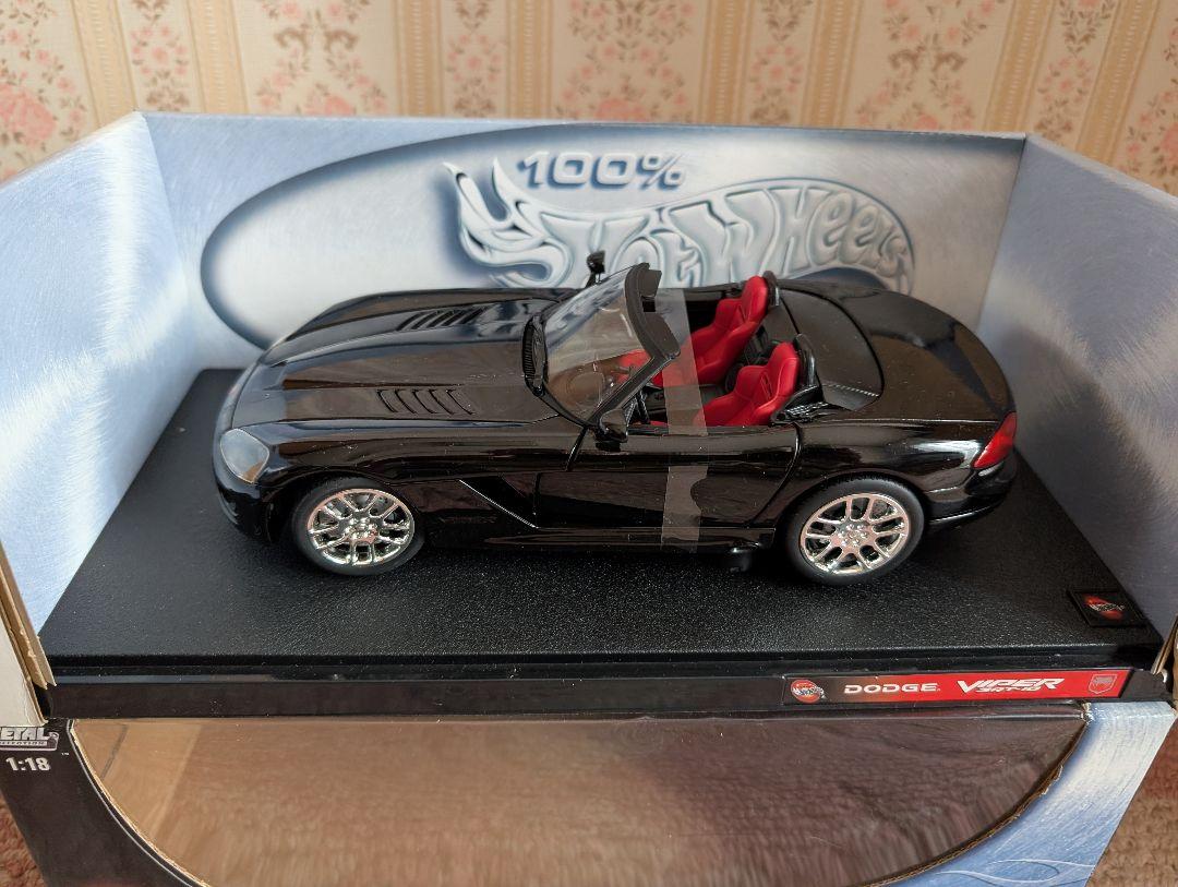 Hot Wheels ダッジ・バイパー 1/18