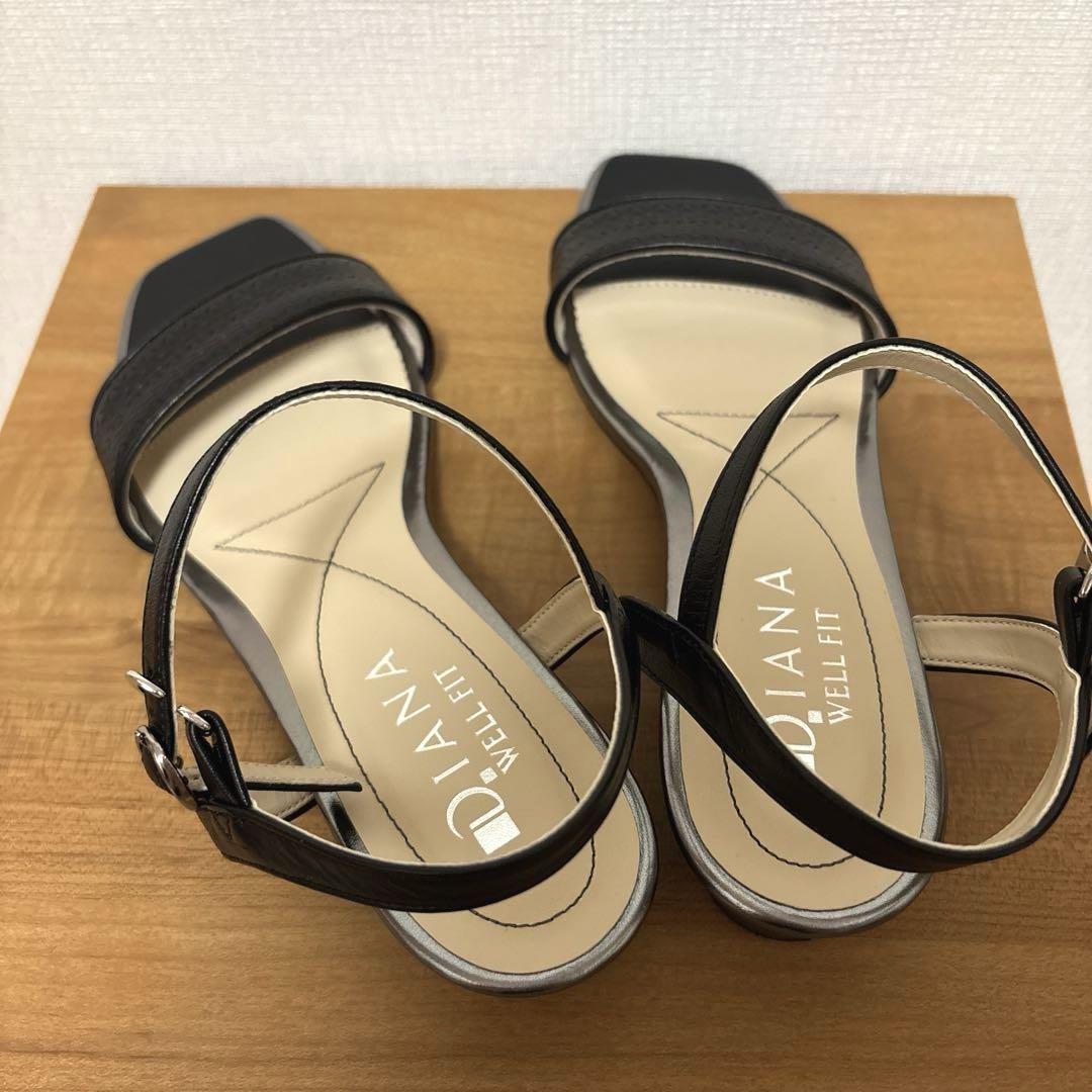 【美品】DIANA ストラップ フラットサンダル24cm 未使用品DIANA WELLFITフラットストラップサンダル黒 EE 24cm