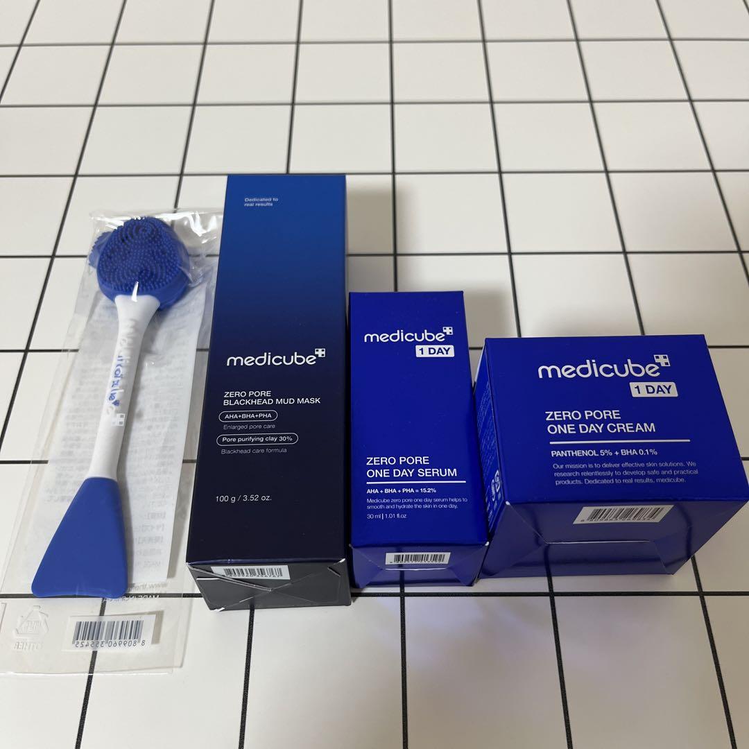【新品未開封】メディキューブ ゼロ毛穴セット ギフトBOX&ギフト付き medicube メディキューブ 毛穴ゼロ セット ギフト付き 箱無し