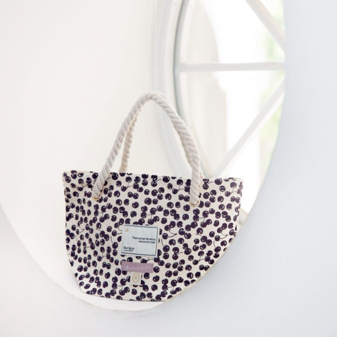 Her lip to HLT Cherry Tote Bag チェリートート