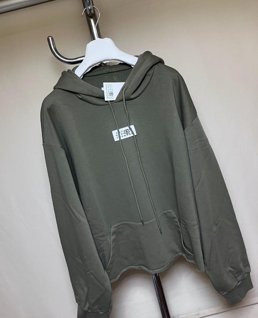 新品 S 24aw メゾン マルジェラ MM6 ブランドロゴパーカー 17671