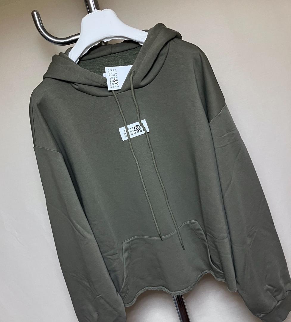 新品 S 24aw メゾン マルジェラ MM6 ブランドロゴパーカー 17671