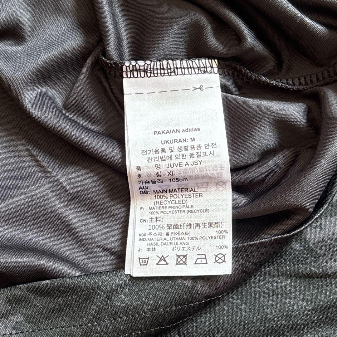 Juventus adidas ブラックシャツ Vネック