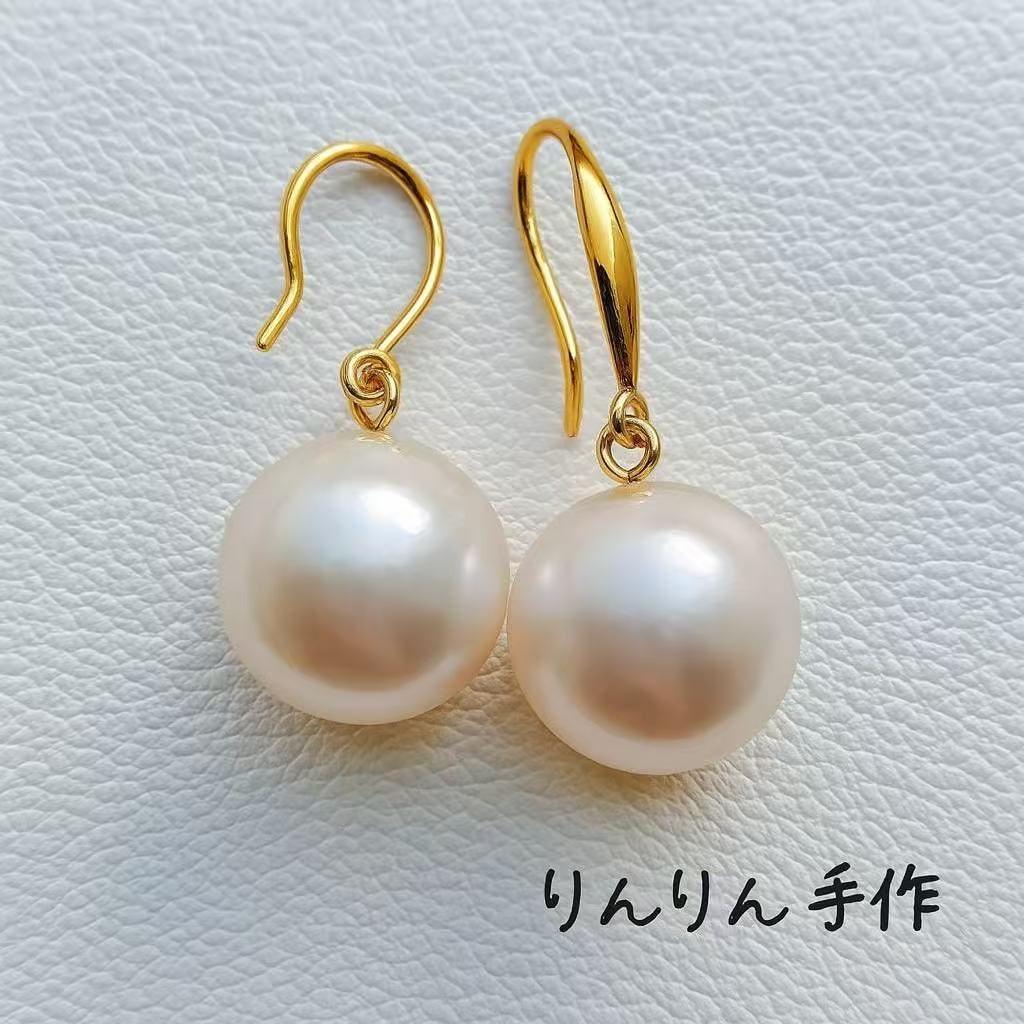 13mm♪ホワイト池蝶淡水本真珠❣️フック♪パールピアス『りんりん手作』