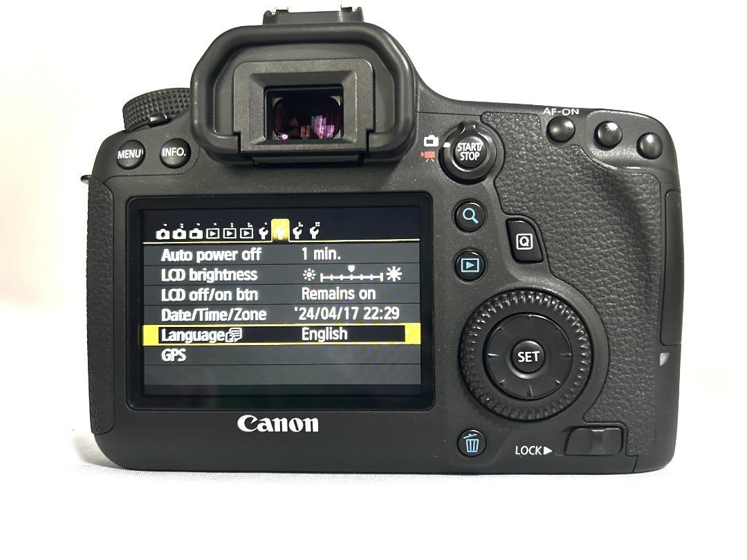 [新品同様] Canon EOS 6D シャッター数「1811」のみ 13002 新品同様] Canon EOS 6D シャッター数「1811」のみ 13002 - メルカリ