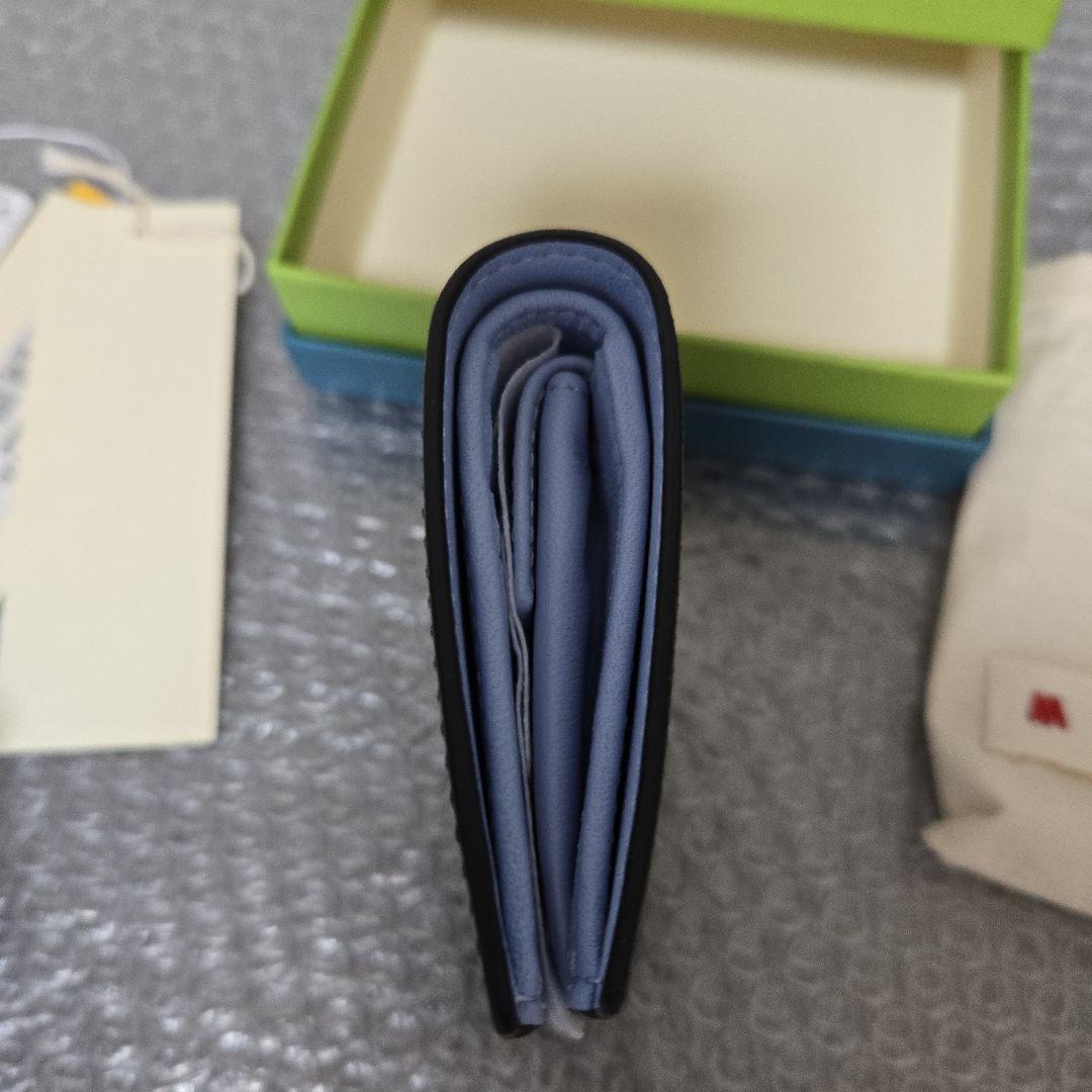 MARNI 二つ折り財布 ブラック×ブルー