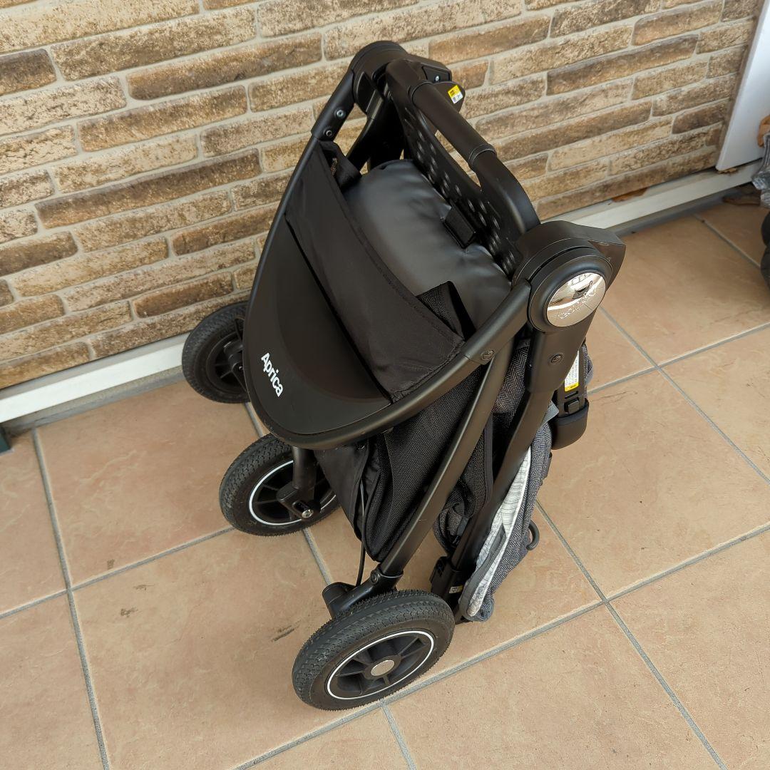 【極美品】Aprica アップリカ イージーバギー 3輪 シングルタイヤ
