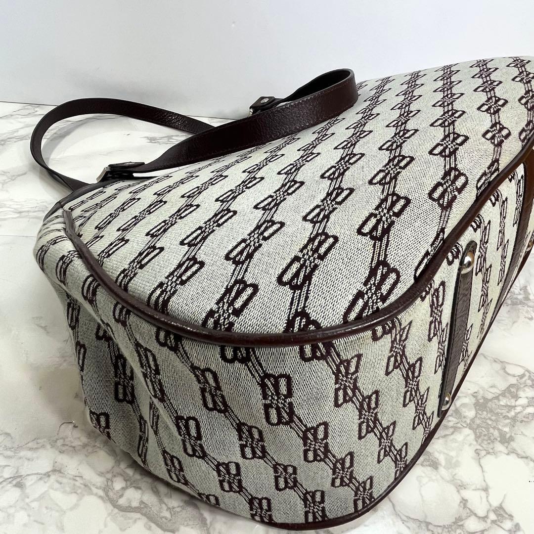 バレンシアガ トートバッグ キャンバス×レザー BBロゴ 総柄 SV金具 肩がけ バレンシアガ トートバッグ キャンバス×レザー BBロゴ 総柄 SV金具 肩がけ