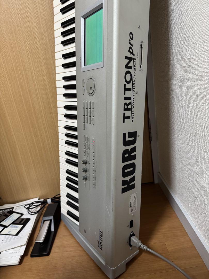 KORG TRITON pro 76鍵シンセサイザー KORG/コルグ TRITON PRO【76鍵盤】【EXB-PCM01/02搭載】【純正