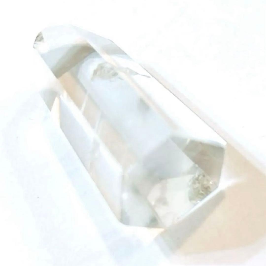 ヒマラヤ水晶　クリスタル　希少　ファントムクォーツ（山入り水晶）縁起物　金運