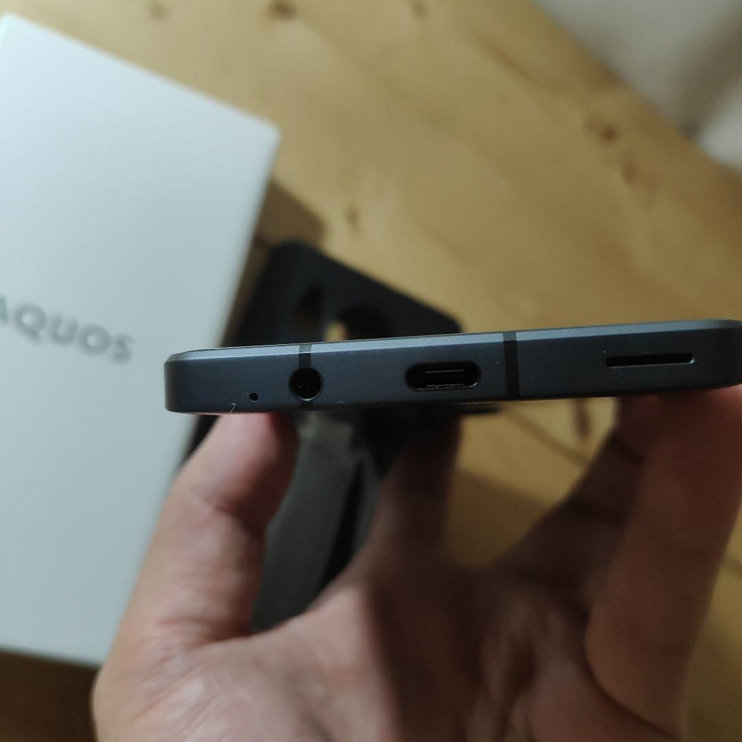 AQUOS スマートフォン
