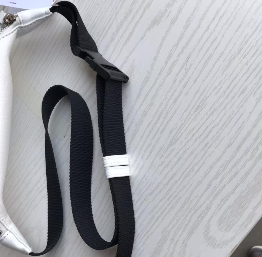 極美✨ BALENCIAGA ブラック ボディバッグ