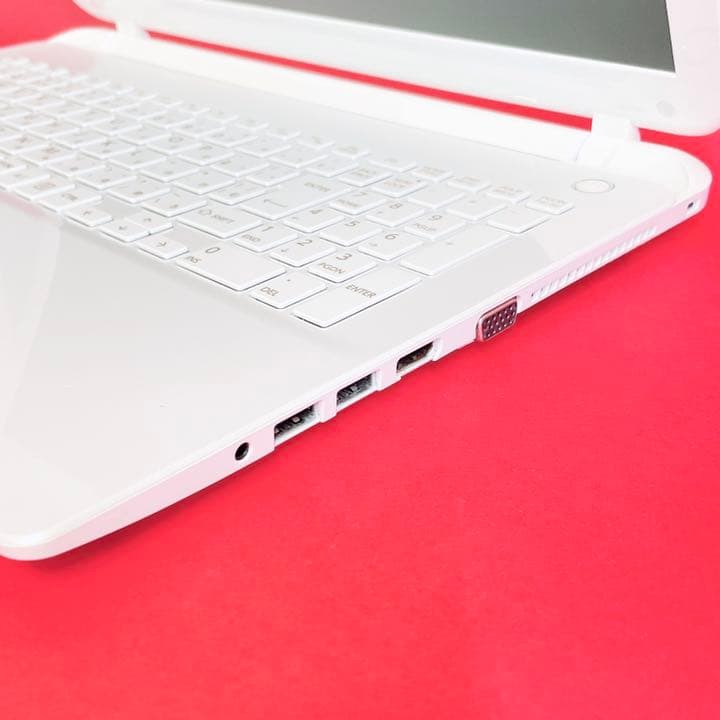 携帯性抜群✨薄型白ノートパソコン!大容量ノートPC‼️WEBカメラ