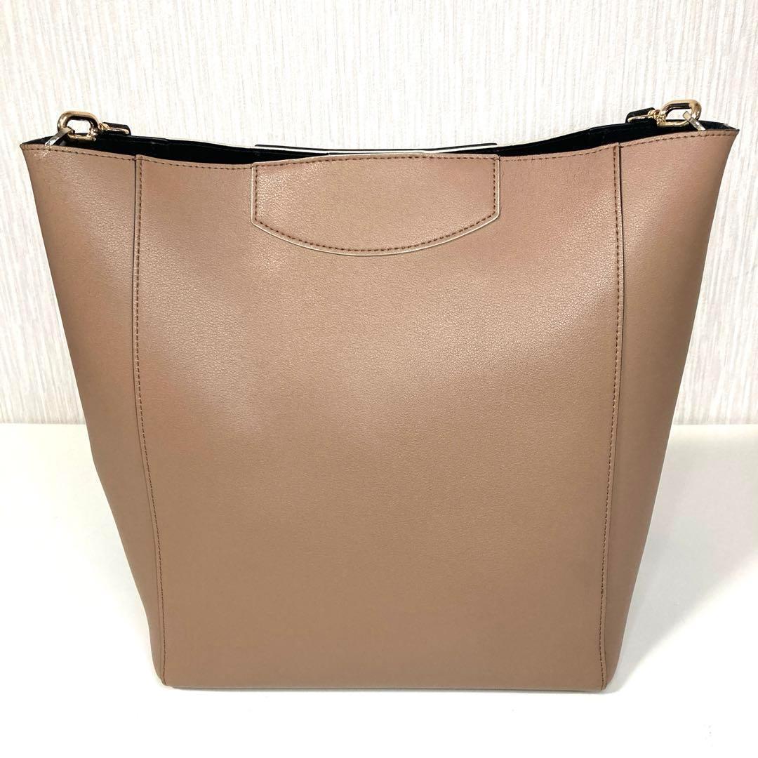 agnes b. ✨美品✨レザー　ショルダーバッグ　斜め掛け　A4収納　自立型