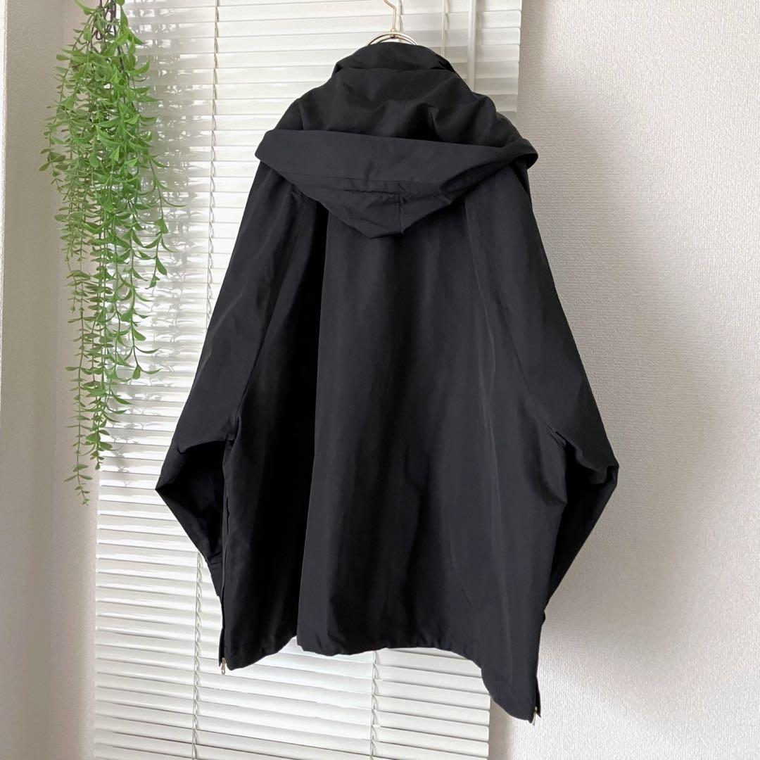 タフタポンチョブルゾン フーディ