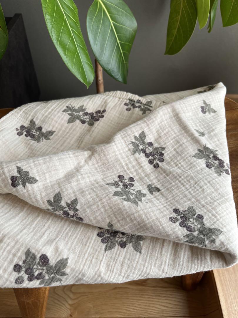 【新品未開封】　garbo&friends ガルボアンドフレンズ ブラックベリー Amazon.co.jp: [ガルボアンドフレンズ] おくるみ MUSLIN SWADDLE