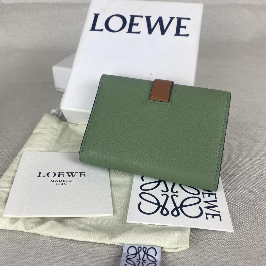LOEWE アナグラムバーティカル ベージュ 三つ折り財布 ロエベ 三つ折り財布 バーティカルウォレット スモール