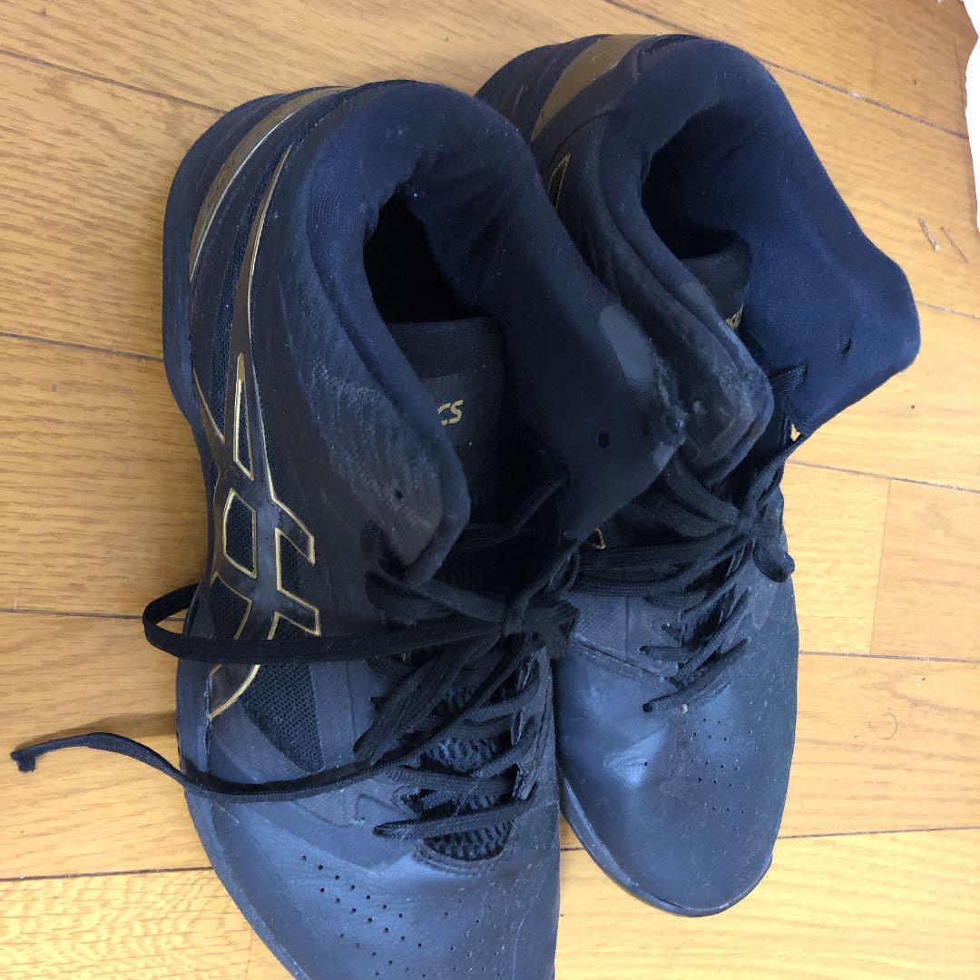 アシックスのバスケットシューズです！使わなくなったんで売ります