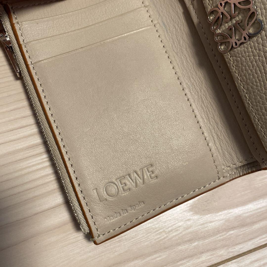 LOEWE ベージュ 三つ折り財布 保存袋付き LOEWE ベージュ 三つ折り財布 保存袋付き