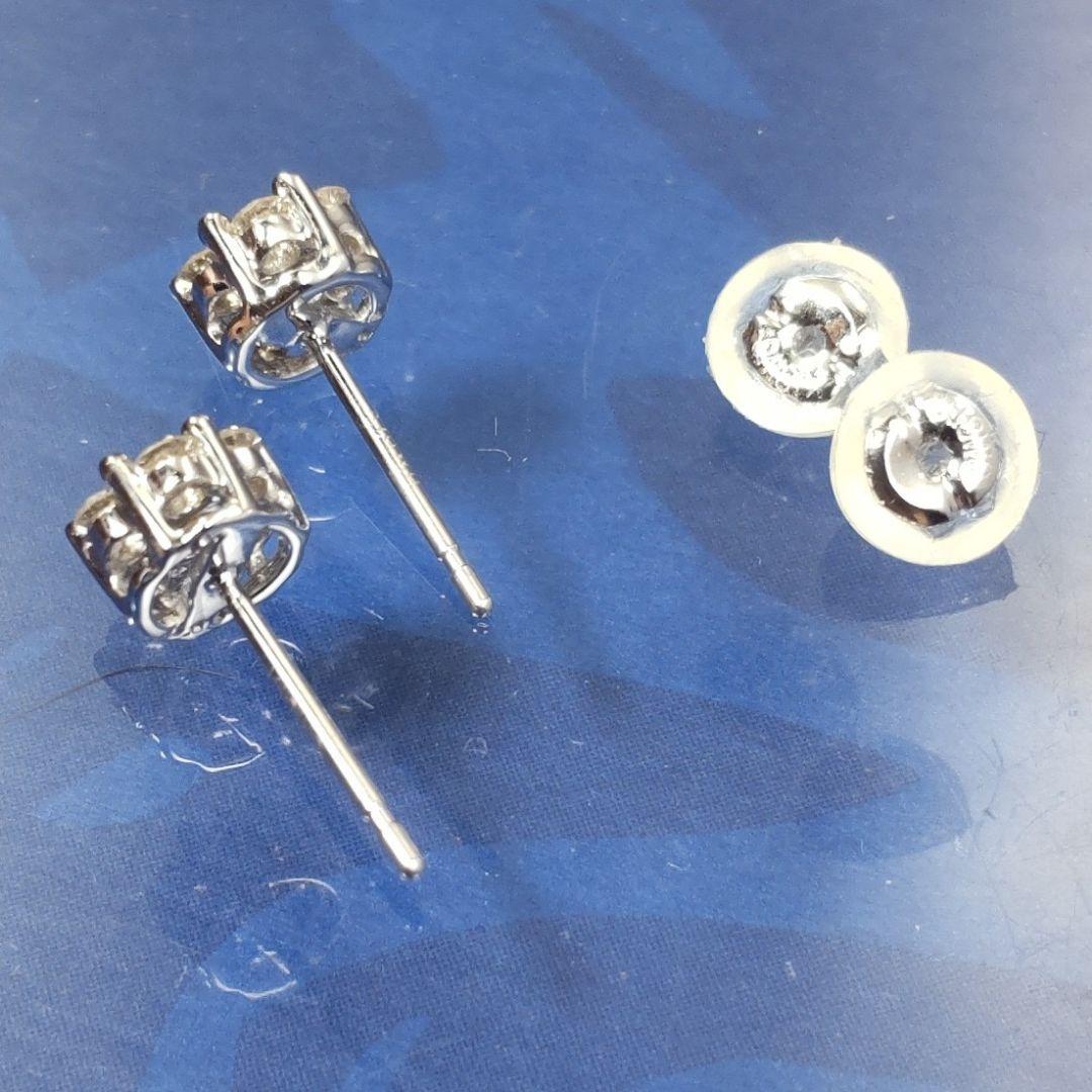 新品同様♡k18ホワイトゴールド♡フラワーダイヤ♡0.50カラット♡ピアス