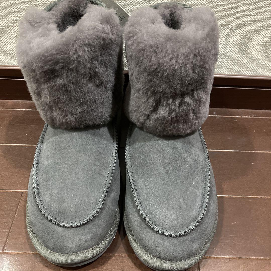 エミュー　新品　ファー　ブーツ　グレー　UGG
