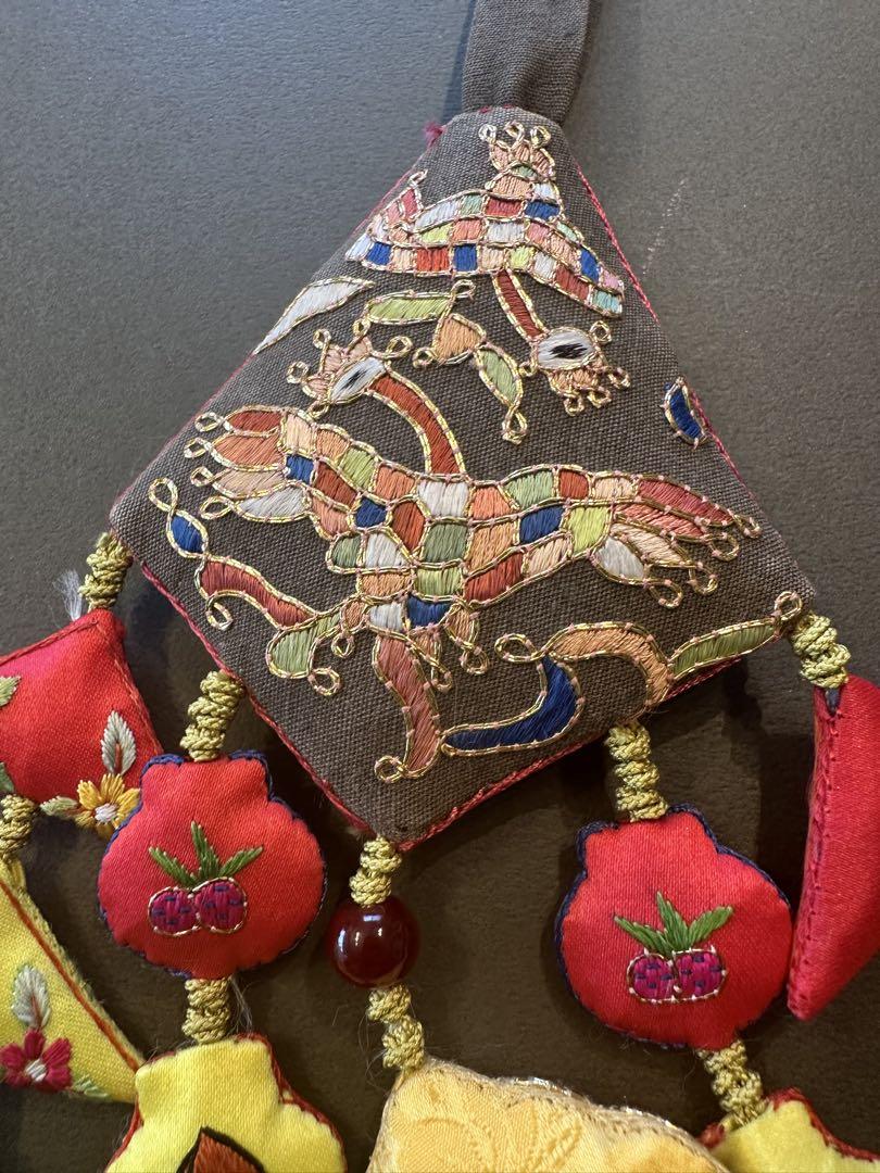 韓国手刺繍装飾品