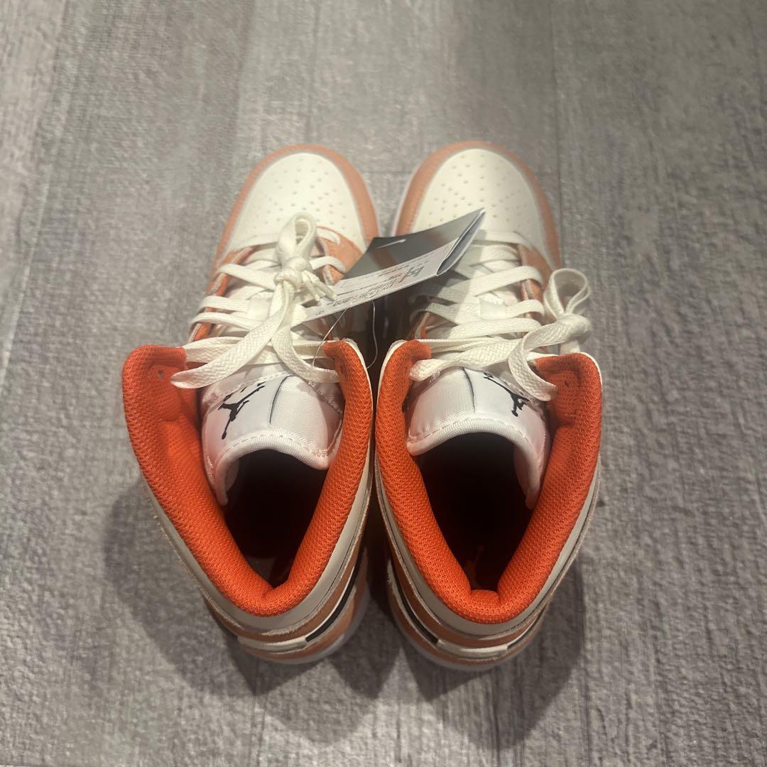 スニーカー NIKE AIRJORDAN1 MID SE 24cm TEAMORANGE