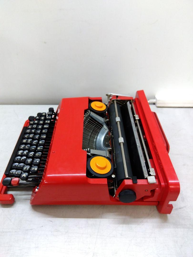 【希少】 Olivetti　valentine　タイプライター　f409