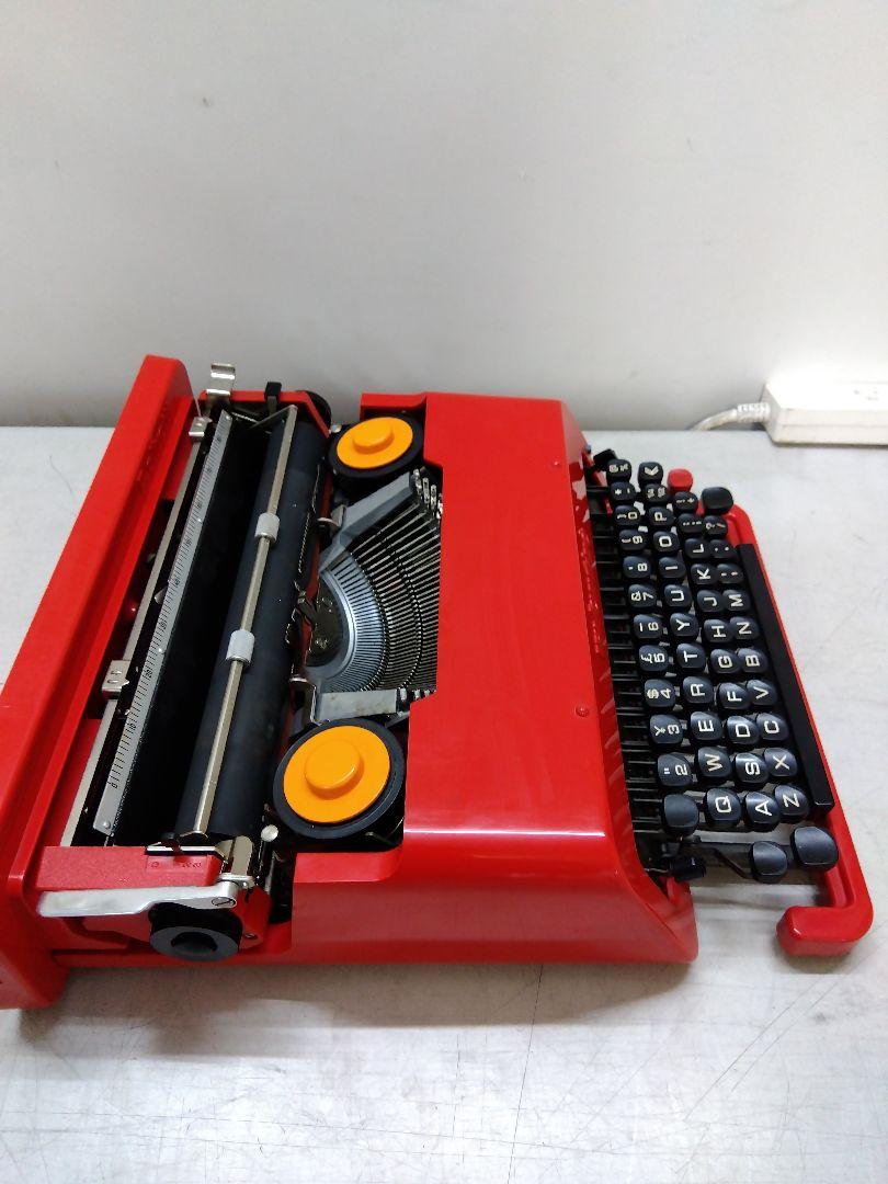 【希少】 Olivetti　valentine　タイプライター　f409