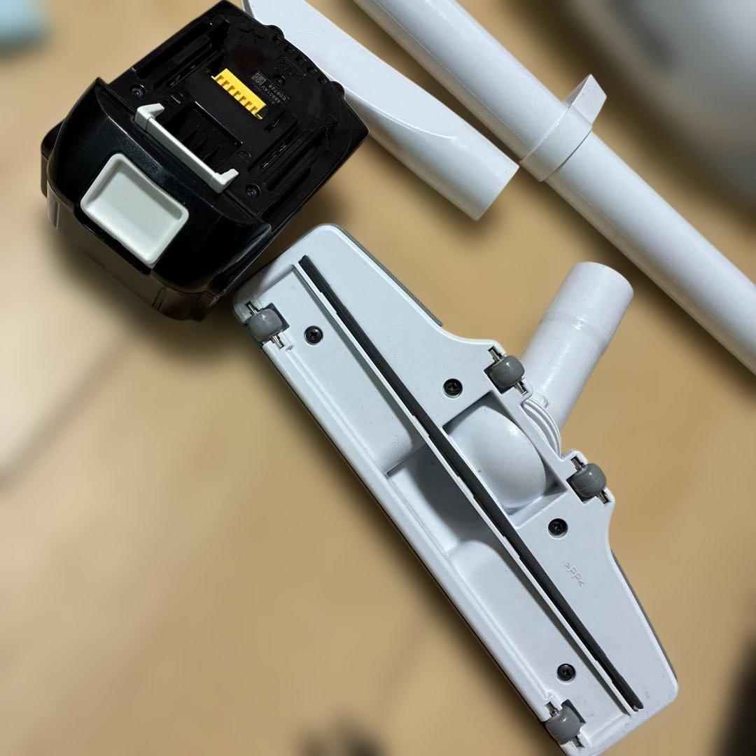 マキタ 充電式クリーナー CL182FD 18v 掃除機 ホワイト 一式セット マキタ 充電式クリーナー CL182FD 18v 掃除機 ホワイト 一式セット