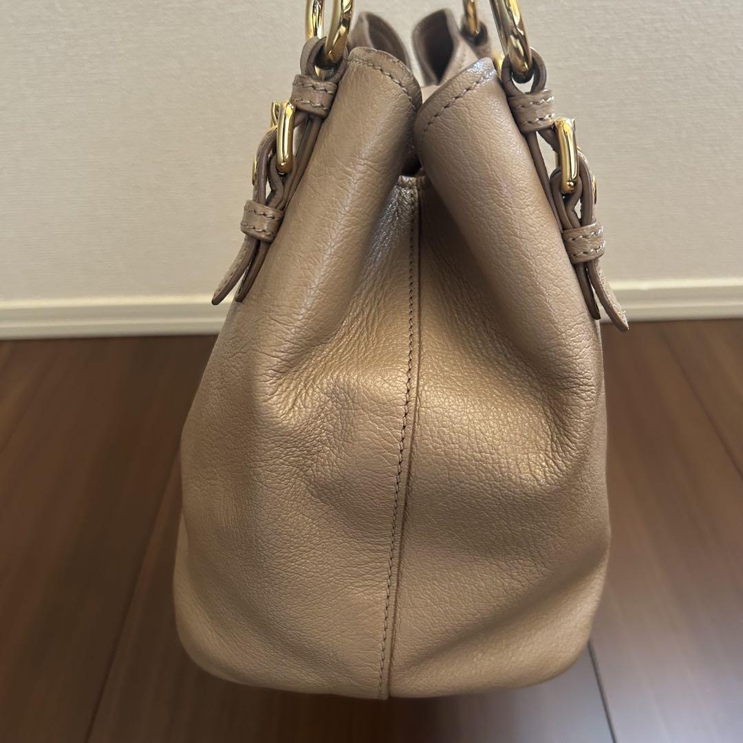miumiu ハンドバッグ　ショルダーバッグ　ベージュ　キャメル　2way