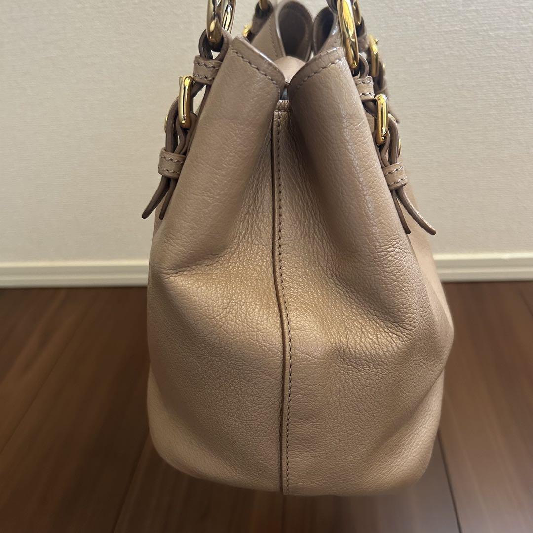 miumiu ハンドバッグ　ショルダーバッグ　ベージュ　キャメル　2way