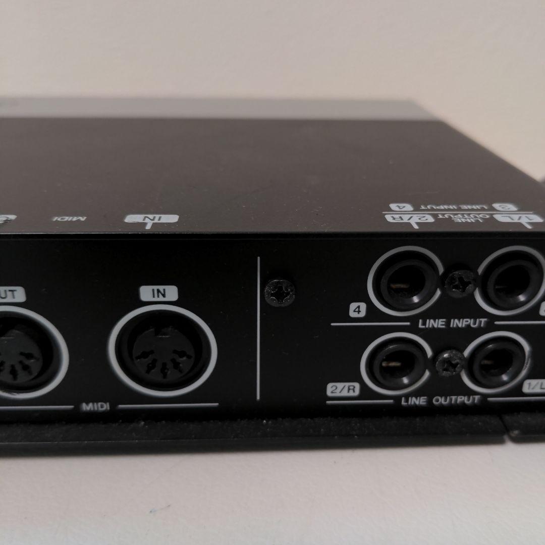 UR242 USBオーディオインターフェイス