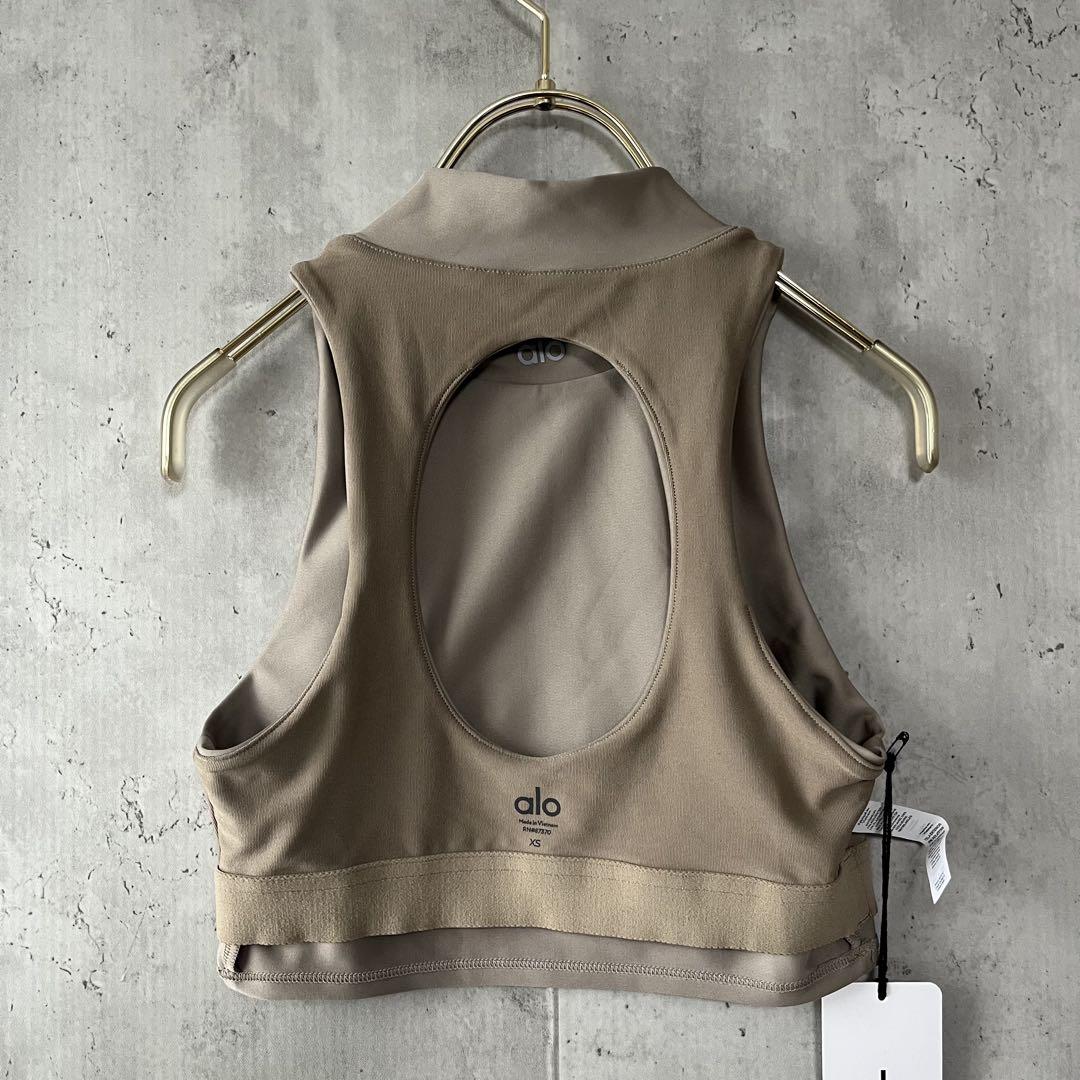 【新品】Alo Yoga アロヨガ　alo エアリフトヒューズブラタンク