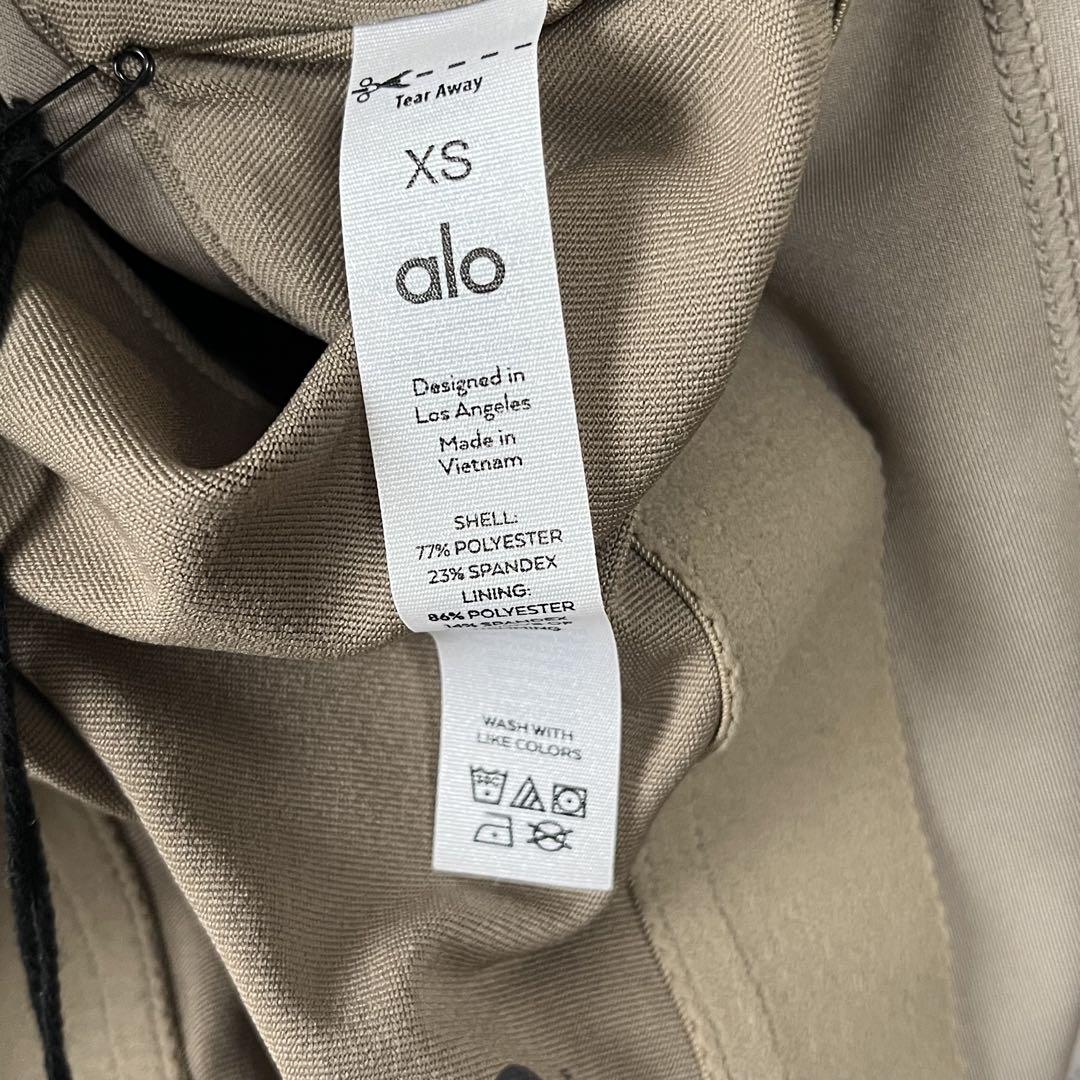 【新品】Alo Yoga アロヨガ　alo エアリフトヒューズブラタンク