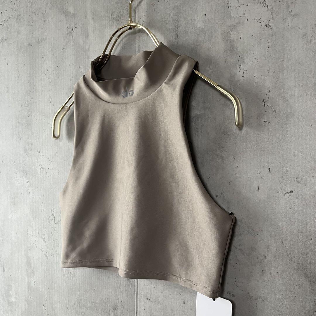 【新品】Alo Yoga アロヨガ　alo エアリフトヒューズブラタンク
