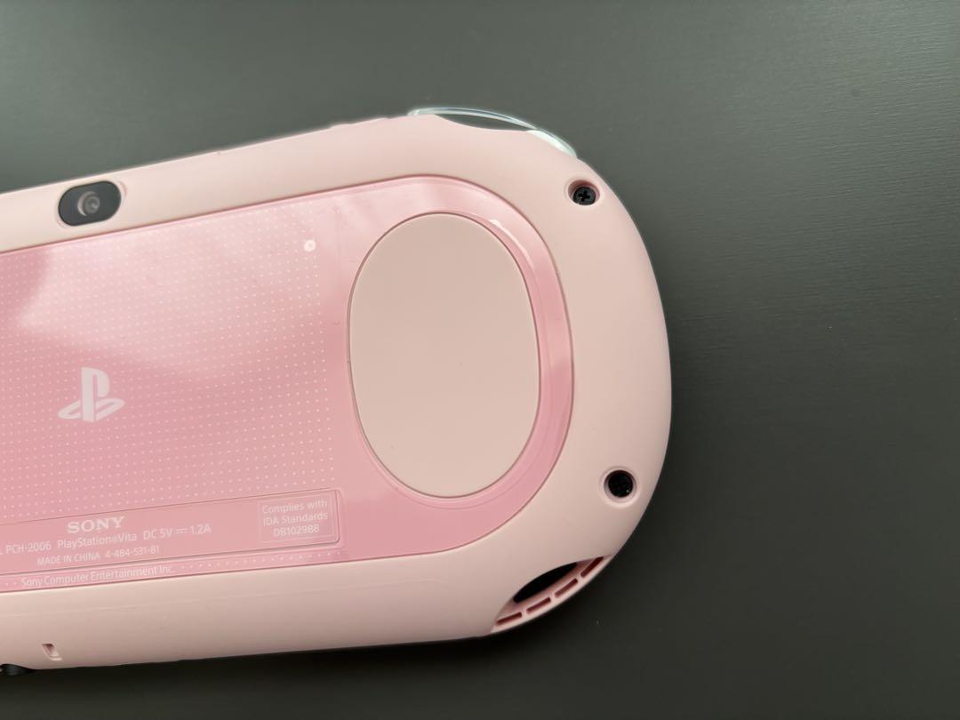 美品 SONY PS Vita 本体 メモリーカード付き ライトピンク