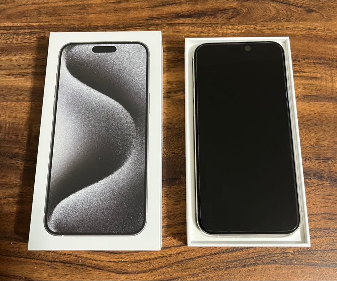 豊富な種類。 Apple iPhone 15 Pro MAX 256G ホワイトチタニウム本体