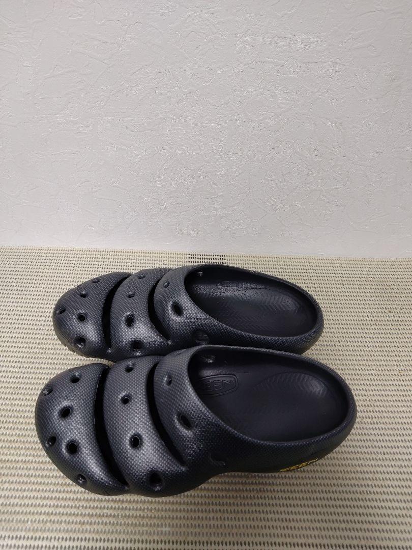 KEEN ヨギ グレー サンダル
