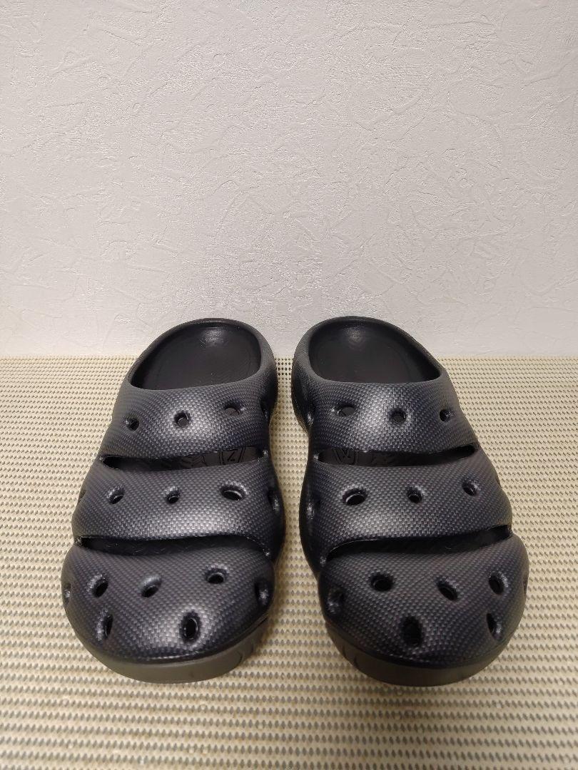 KEEN ヨギ グレー サンダル