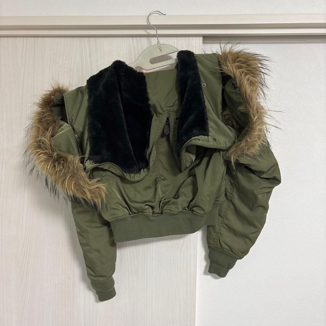 ファー付きオリーブグリーンクロップドジャケット ファー付きオリーブグリーンクロップドジャケット