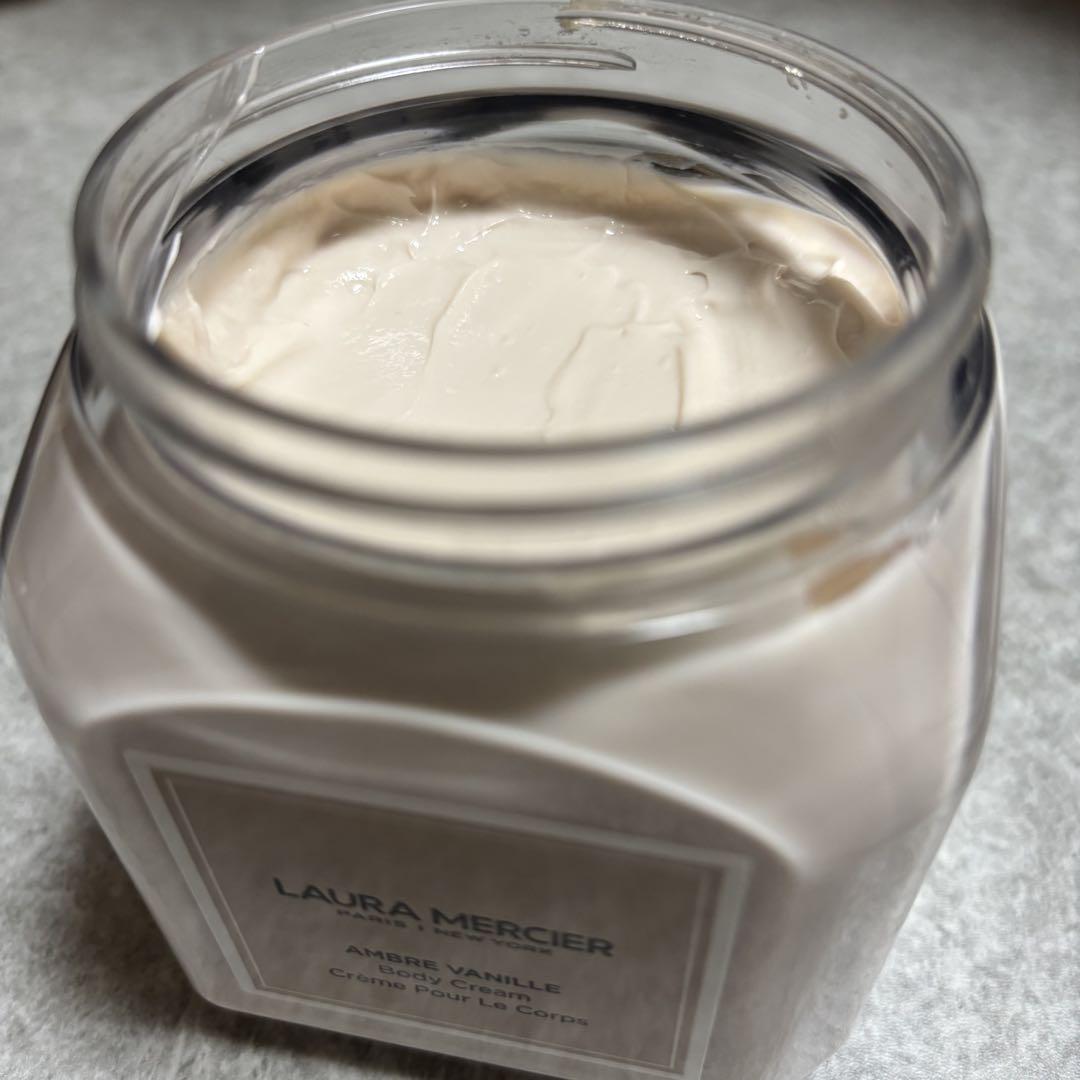 LAURA MERCIER ローラメルシエホイップトボディクリームアンバーバニラ